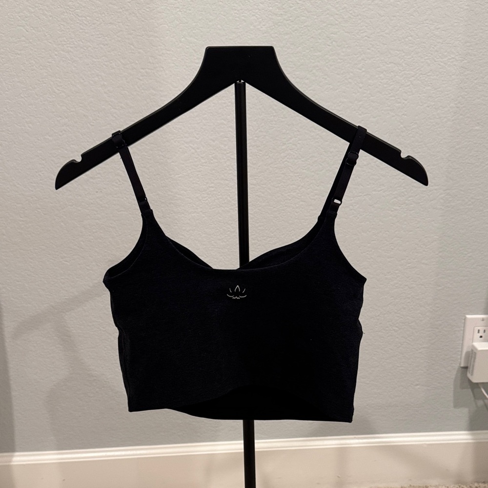 Beyond Yoga Spacedye Raise The Barre Shirred Cropped Tank in darkest night - Picture 4 of 4